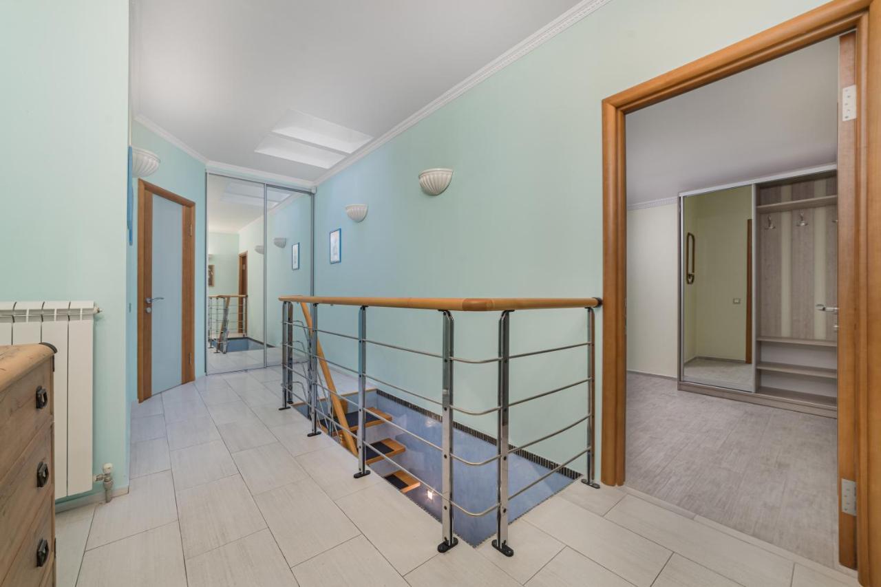 Classical Deribasivska 3-Bedrooms Apartment Odessa Buitenkant foto